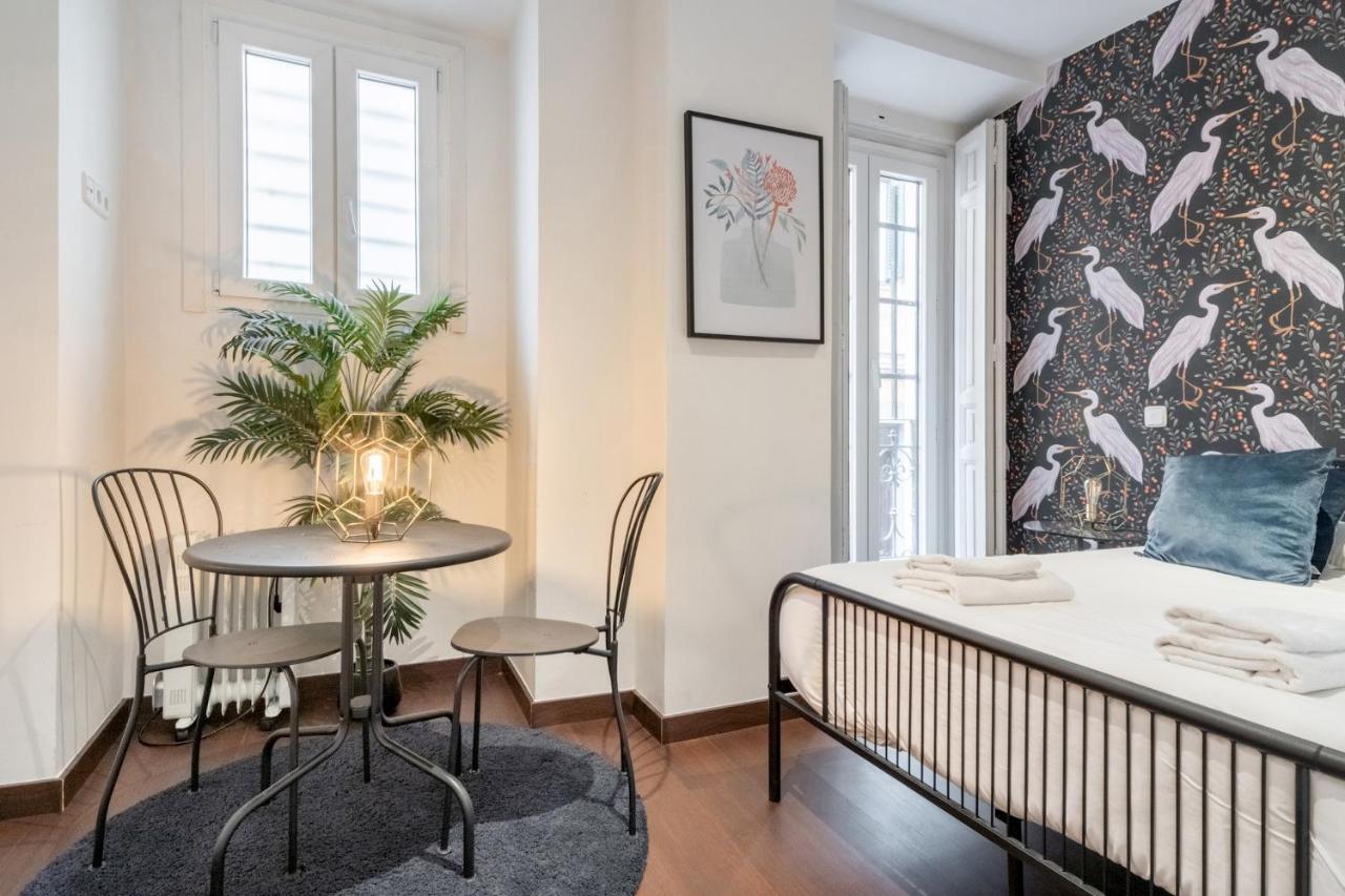 2 Bedrooms 2 Bathrooms Furnished - Malasana - Bright Stylish - Mintystay Madryt Zewnętrze zdjęcie