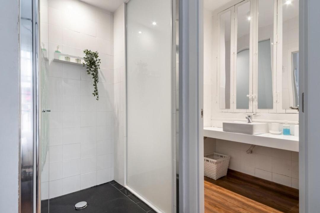 2 Bedrooms 2 Bathrooms Furnished - Malasana - Bright Stylish - Mintystay Madryt Zewnętrze zdjęcie