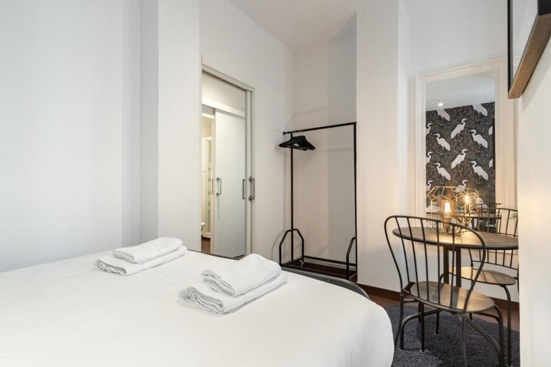 2 Bedrooms 2 Bathrooms Furnished - Malasana - Bright Stylish - Mintystay Madryt Zewnętrze zdjęcie